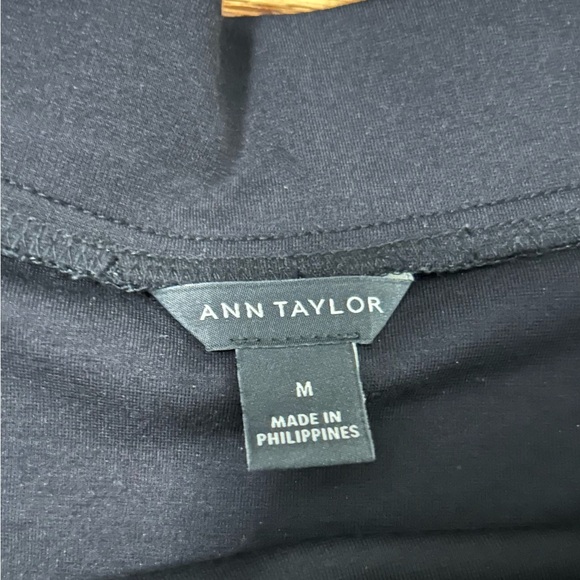 🟢Ann Taylor off-shoulder top🟢 - Picture 4 of 7